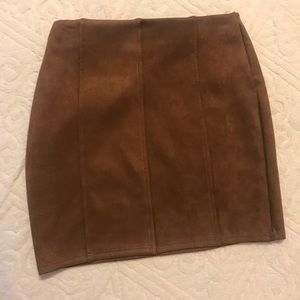 Ivy & leo boutique suede skirt